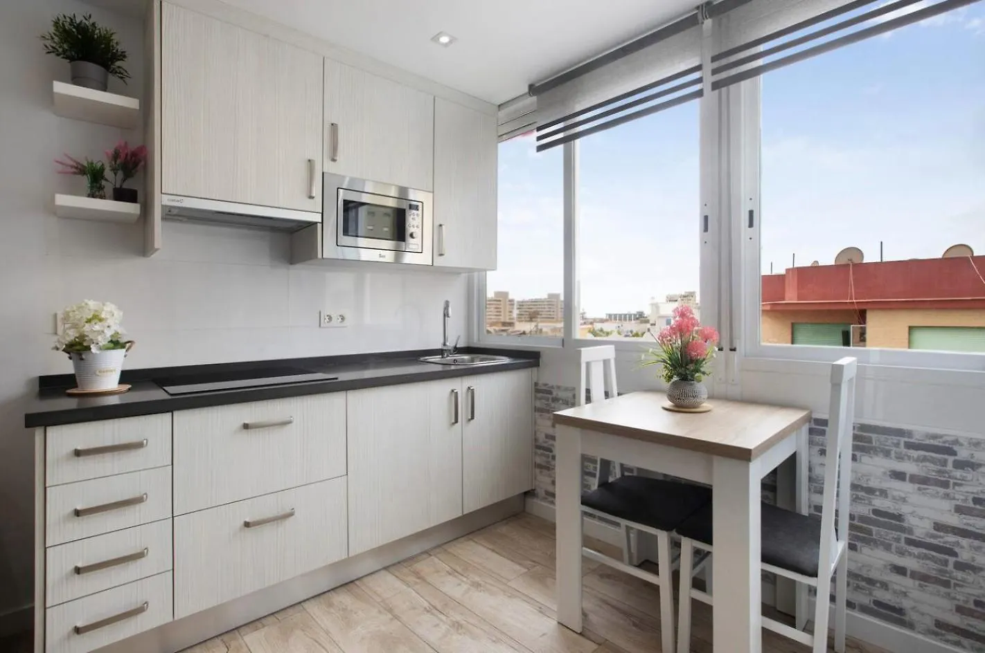 Sunny Apartment New In The Center Torremolinos