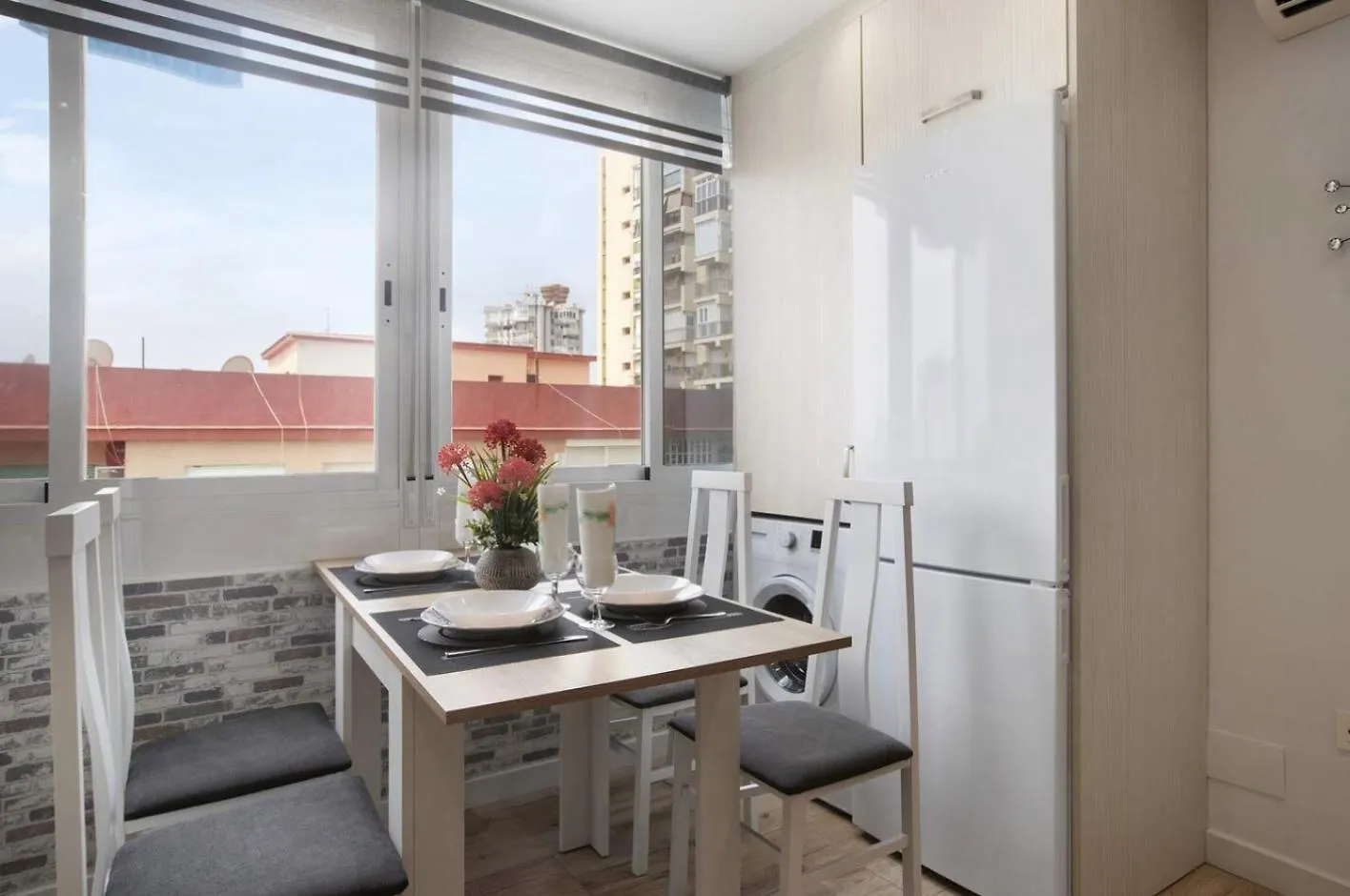 Sunny Apartment New In The Center Torremolinos