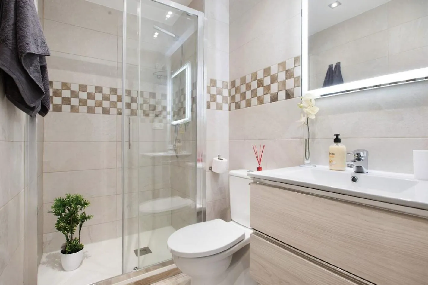 Sunny Apartment New In The Center Torremolinos Spain